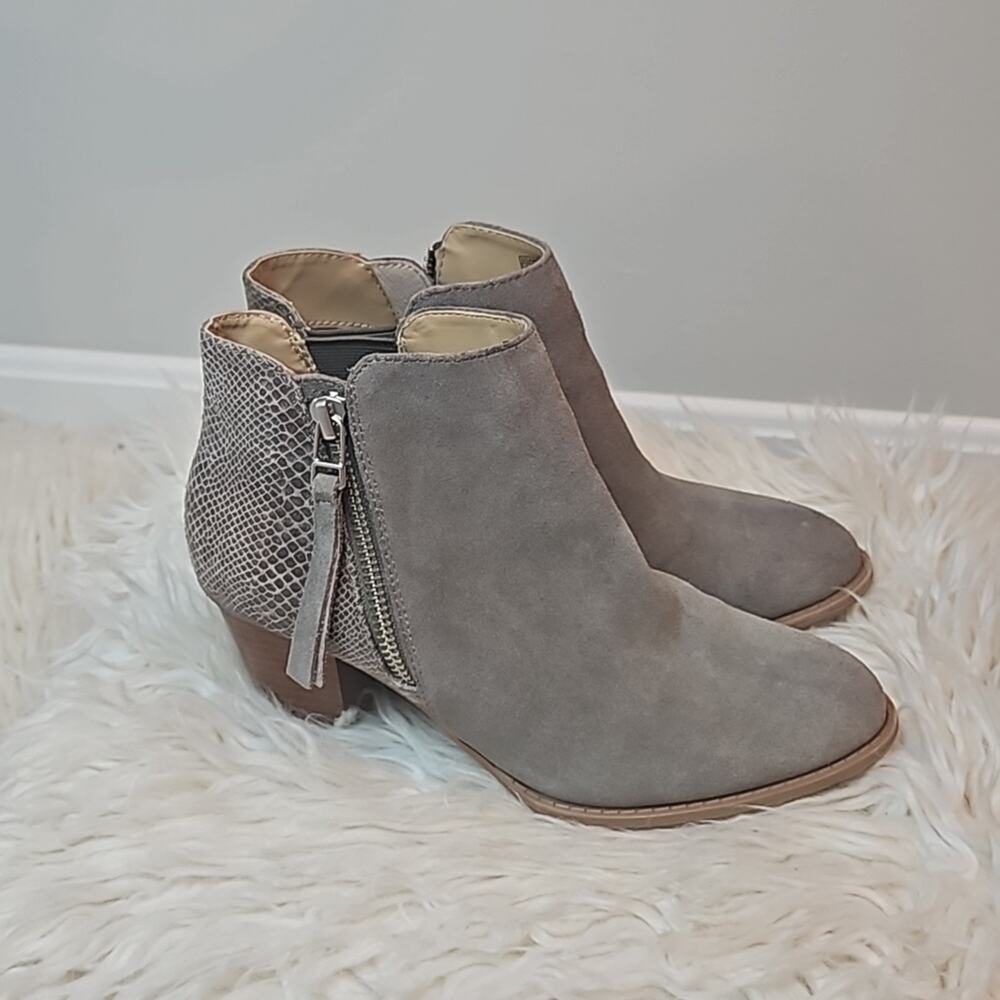 Vionic 322 Anne Grey Taupe Suede Ankle Bootie